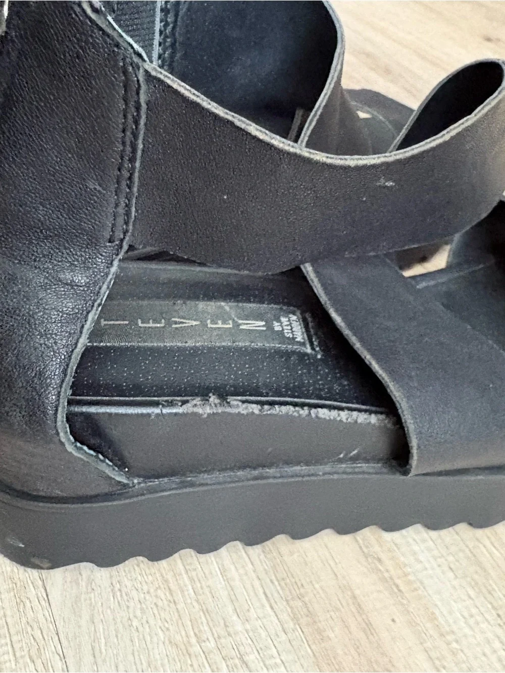 Steve Madden Black Platform Strappy Sandals
